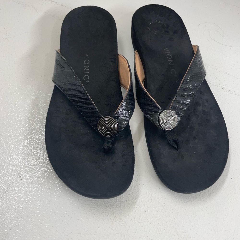 Vionic Women's Black and Silver Sandals